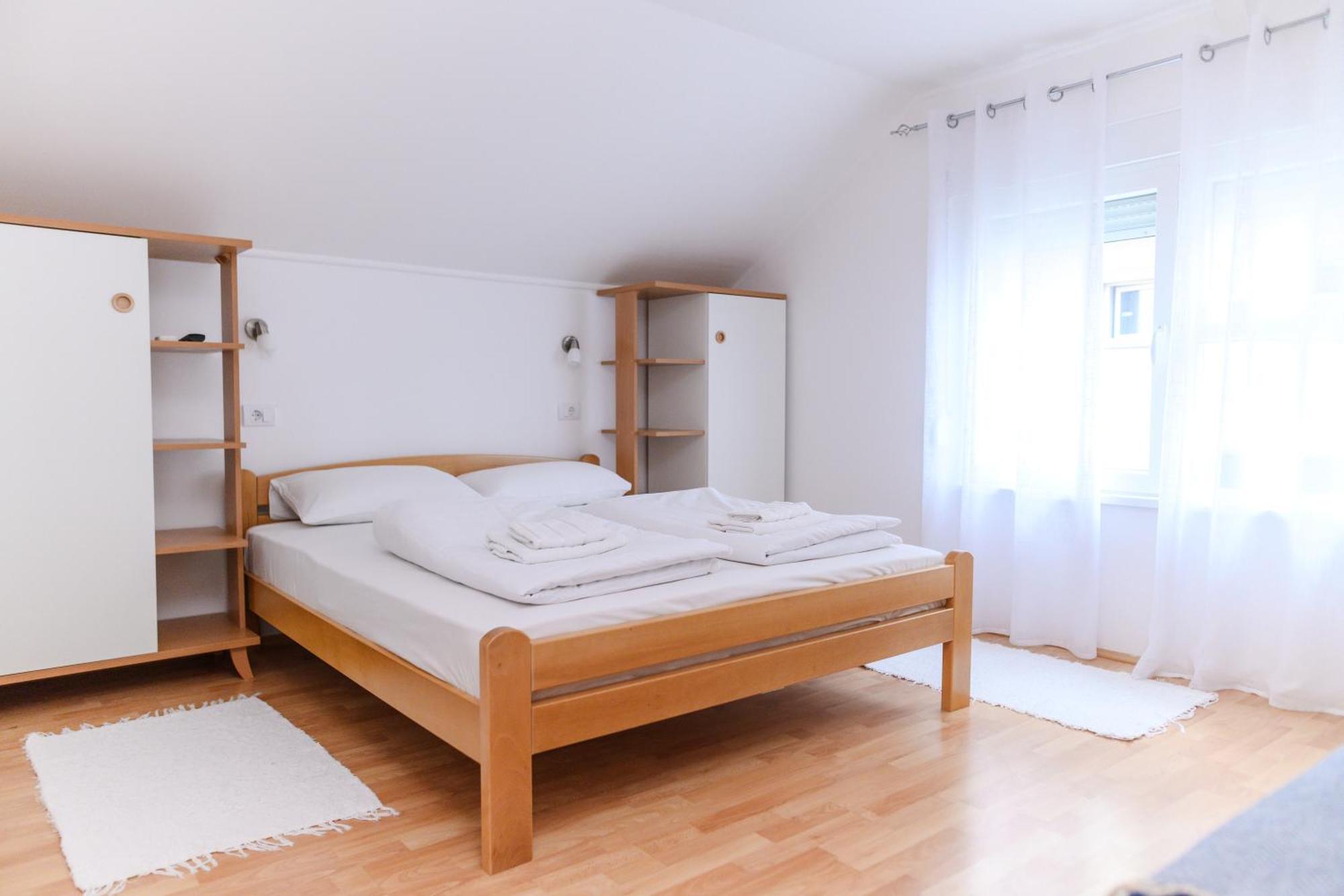 Apartmani Zvirac Soko Banja Esterno foto